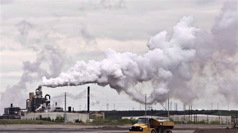 Alberta researchers call for public inquiry into program to ensure oilsands cleanup